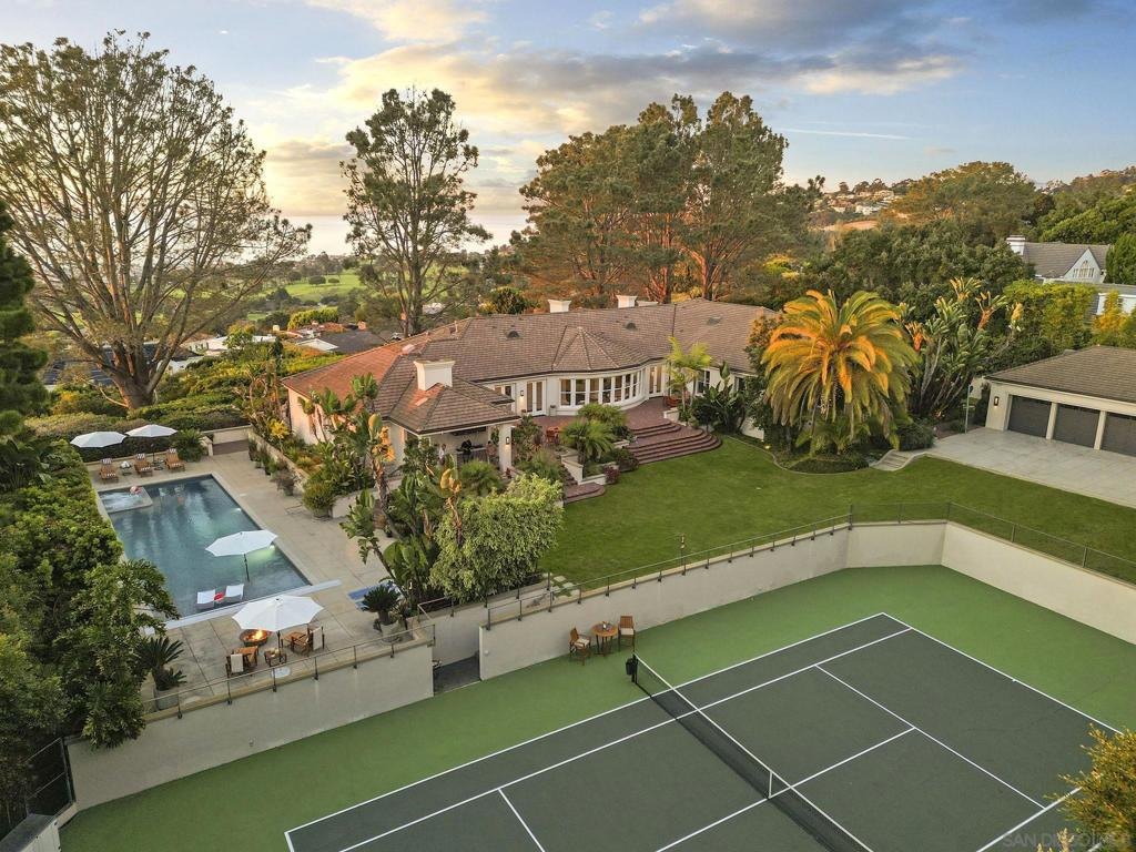 La Jolla residence with a garden, swimming pool and tennis court